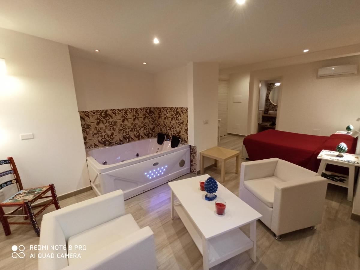 B&B Triskèles Giardini Naxos Exteriör bild