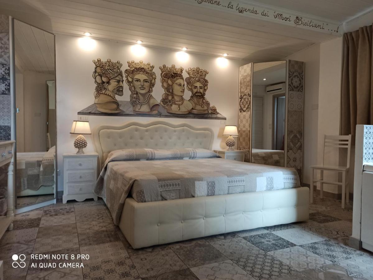 B&B Triskèles Giardini Naxos Exteriör bild